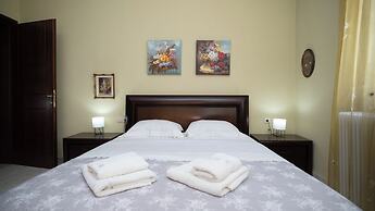My Home - Meteora Central Apt - 2 BD