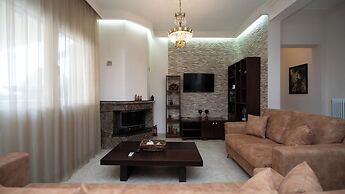 My Home - Meteora Central Apt - 2 BD