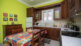 My Home - Meteora Central Apt - 2 BD