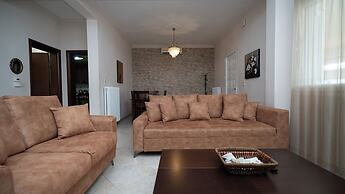 My Home - Meteora Central Apt - 2 BD