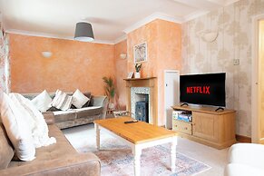 Charming Frome Retreat With 4 Bedrooms