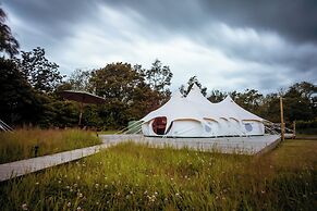 Luxury Glamping Retreat in Battle