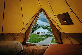 Luxury Glamping Retreat in Battle