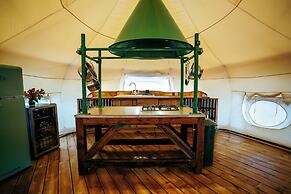 Luxury Glamping Retreat in Battle