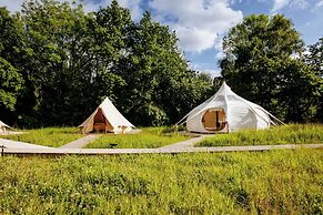 Luxury Glamping Retreat in Battle