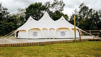 Luxury Glamping Retreat in Battle