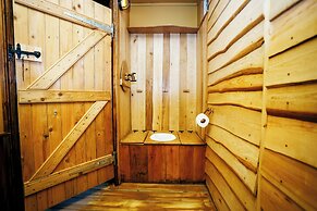 Luxury Glamping Retreat in Battle