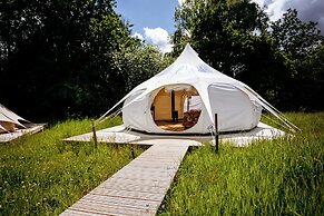 Luxury Glamping Retreat in Battle