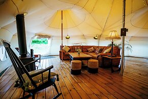 Luxury Glamping Retreat in Battle