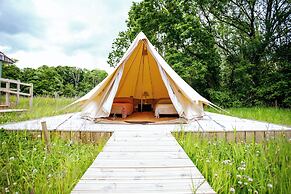 Luxury Glamping Retreat in Battle
