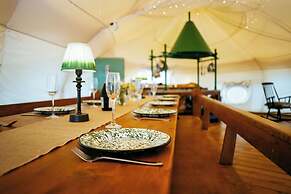 Luxury Glamping Retreat in Battle