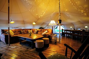 Luxury Glamping Retreat in Battle