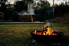 Luxury Glamping Retreat in Battle