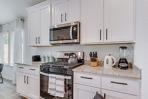 Fulshear Home w/ Private Backyard & Community Pool