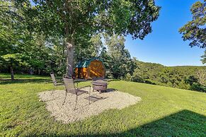 'just a Cast Away' Cassville Cabin w/ Covered Deck
