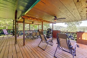 'just a Cast Away' Cassville Cabin w/ Covered Deck