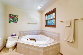 'just a Cast Away' Cassville Cabin w/ Covered Deck