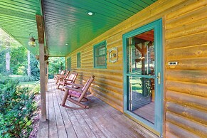 'just a Cast Away' Cassville Cabin w/ Covered Deck