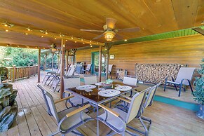 'just a Cast Away' Cassville Cabin w/ Covered Deck