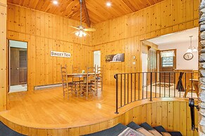 Cedar Mountain Cabin, 2 Mi to Dupont State Forest!