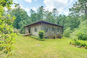 Cedar Mountain Cabin, 2 Mi to Dupont State Forest!