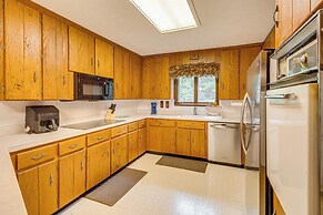 Cedar Mountain Cabin, 2 Mi to Dupont State Forest!