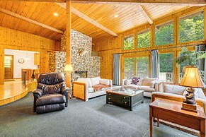 Cedar Mountain Cabin, 2 Mi to Dupont State Forest!