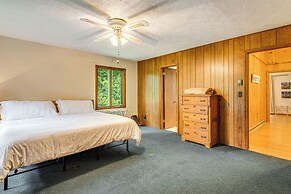 Cedar Mountain Cabin, 2 Mi to Dupont State Forest!