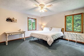 Cedar Mountain Cabin, 2 Mi to Dupont State Forest!