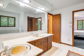 Cedar Mountain Cabin, 2 Mi to Dupont State Forest!