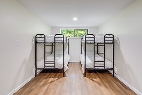 Cedar Mountain Cabin, 2 Mi to Dupont State Forest!