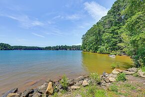Modern Anderson Home w/ Fire Pit & Grill