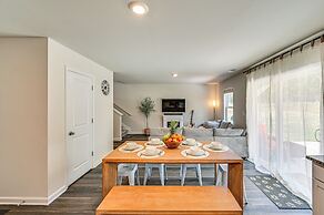 Modern Anderson Home w/ Fire Pit & Grill