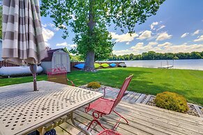 Howe Retreat w/ Fire Pit + Private Boat Dock!