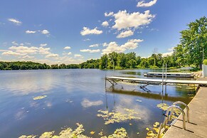 Howe Retreat w/ Fire Pit + Private Boat Dock!