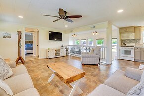 Howe Retreat w/ Fire Pit + Private Boat Dock!