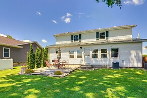 Howe Retreat w/ Fire Pit + Private Boat Dock!