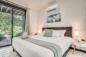 Luxury Modern Home on Golf Course w/ Game Room!