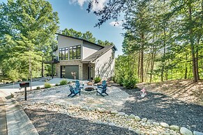 Luxury Modern Home on Golf Course w/ Game Room!