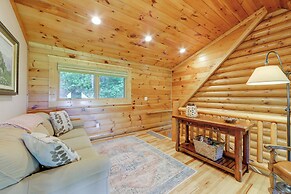 Sunset & Mountain Views: Scenic Sylva Log Cabin!