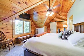 Sunset & Mountain Views: Scenic Sylva Log Cabin!