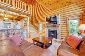 Sunset & Mountain Views: Scenic Sylva Log Cabin!