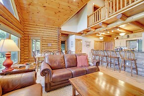 Sunset & Mountain Views: Scenic Sylva Log Cabin!