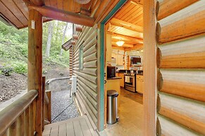 Sunset & Mountain Views: Scenic Sylva Log Cabin!
