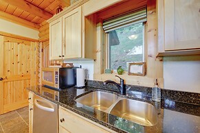 Sunset & Mountain Views: Scenic Sylva Log Cabin!