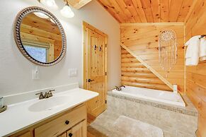 Sunset & Mountain Views: Scenic Sylva Log Cabin!