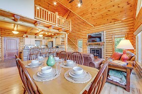 Sunset & Mountain Views: Scenic Sylva Log Cabin!