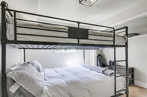 Alton Cabin w/ Wraparound Deck, Forest Views