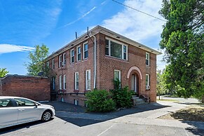 Charming Klamath Falls Apt: Walk to Downtown!