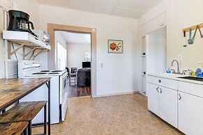 Charming Klamath Falls Apt: Walk to Downtown!